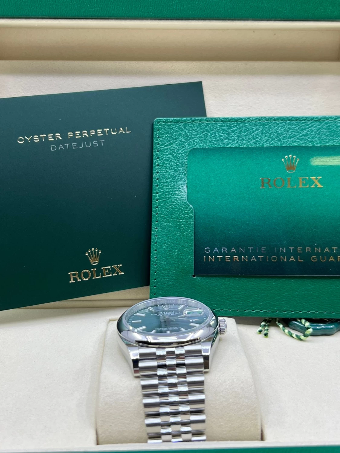    Rolex Datejust Jubilee Bracelet - Men's Watch 