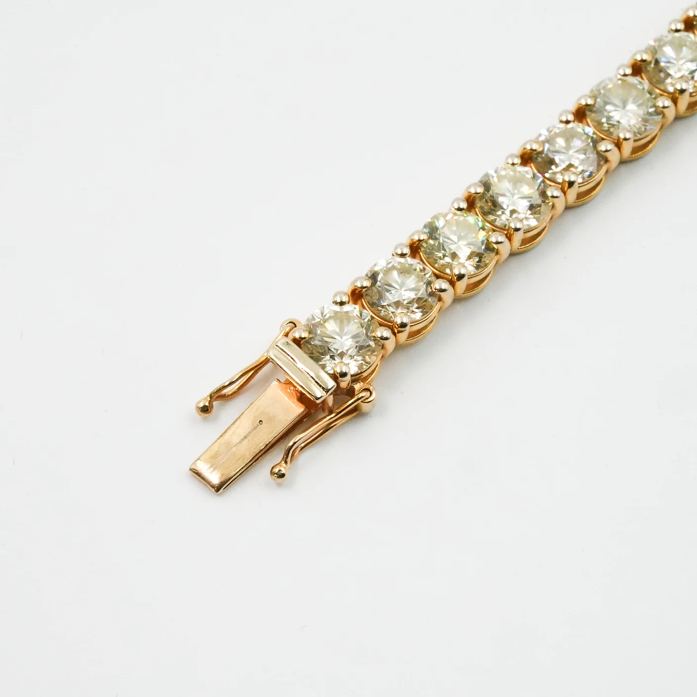     Yellow Gold Diamond Bracelet 