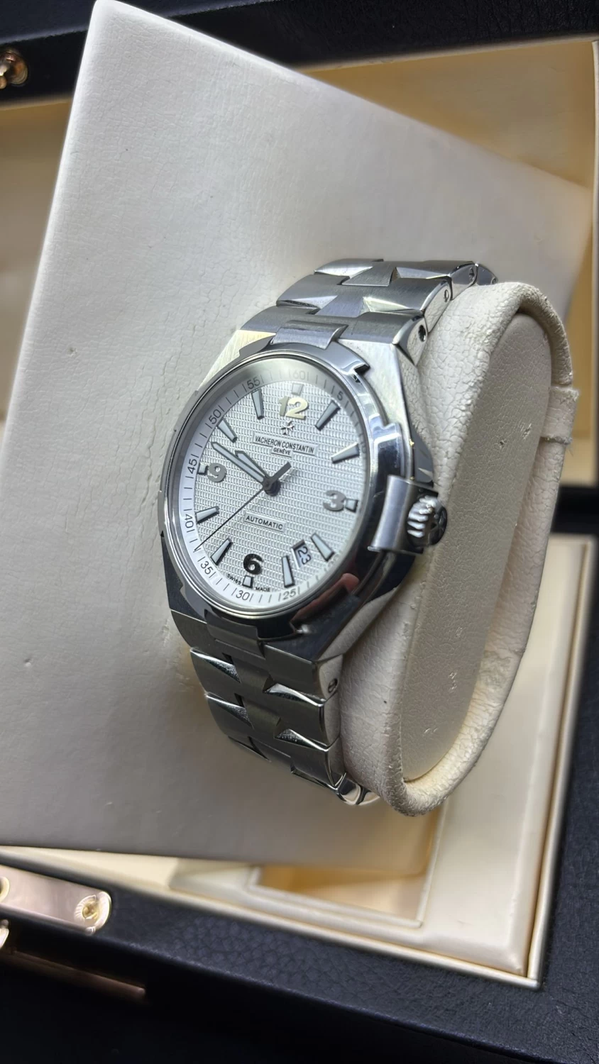     Vacheron Constantin Overseas 