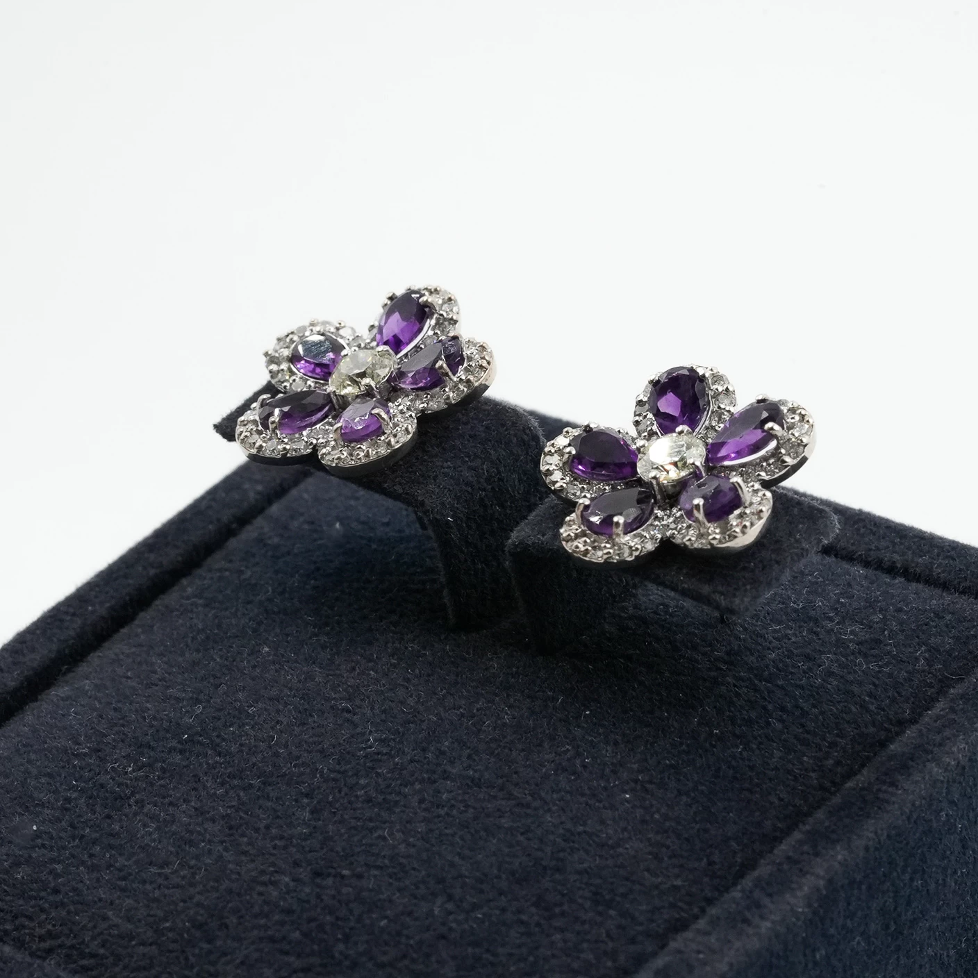     Women Diamond Earrings with Amethyst 