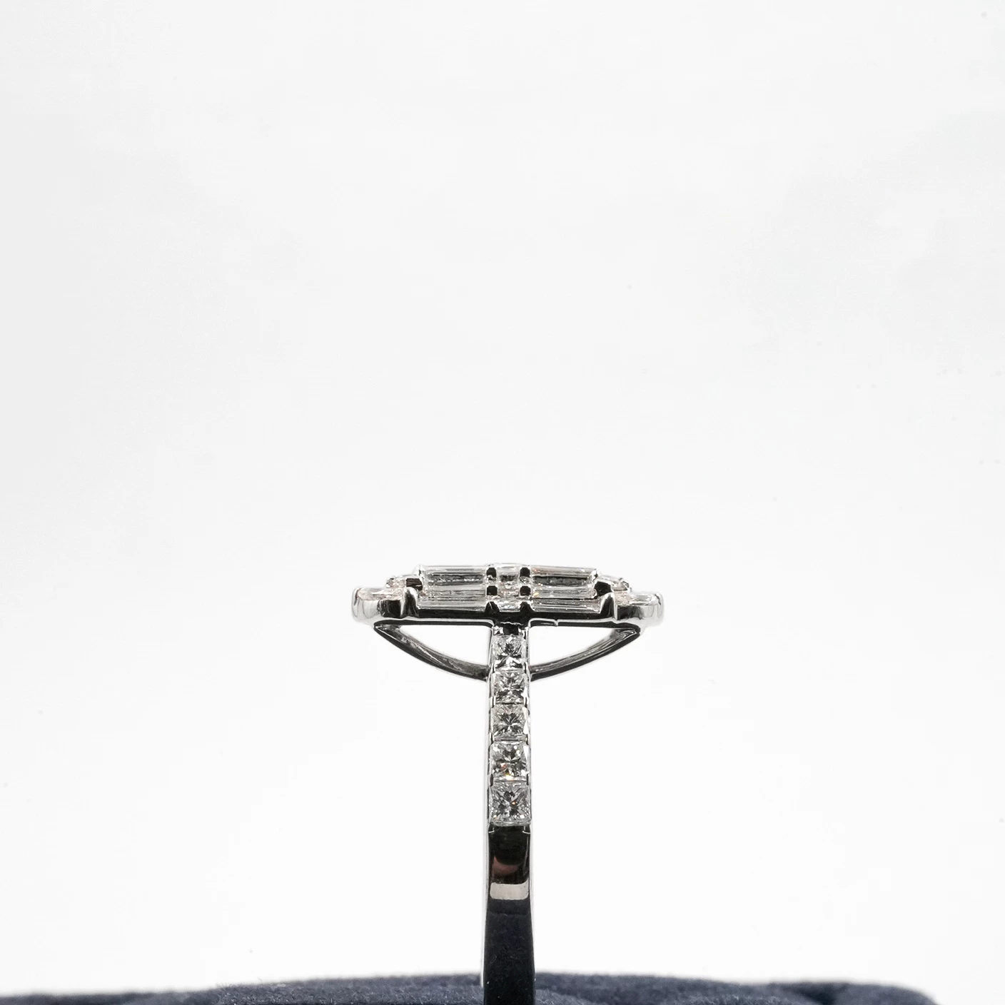     Diamond Ring - Women 