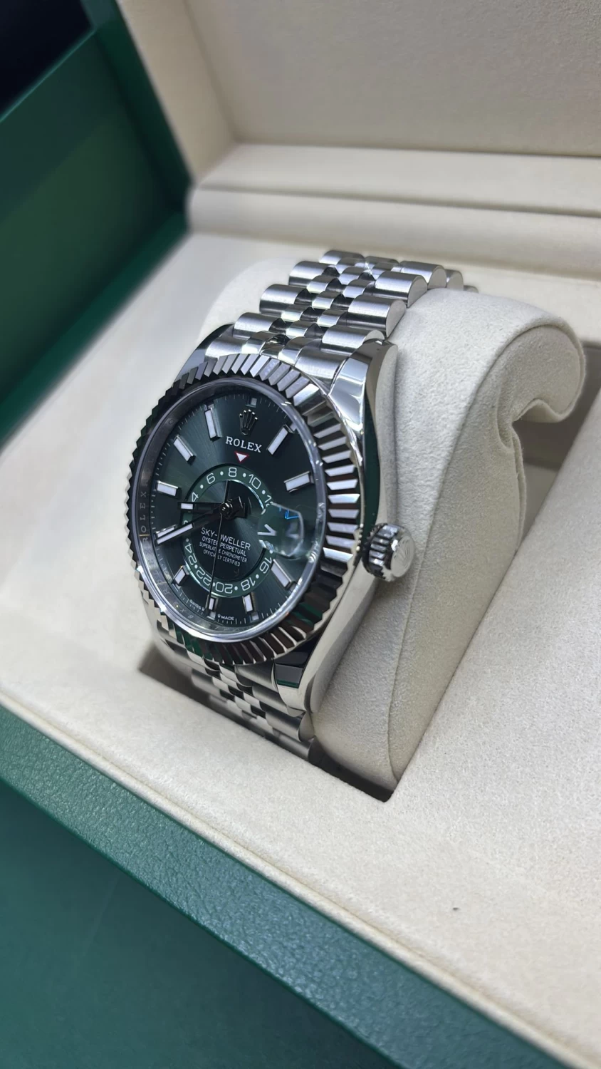     Rolex Sky-Dweller 