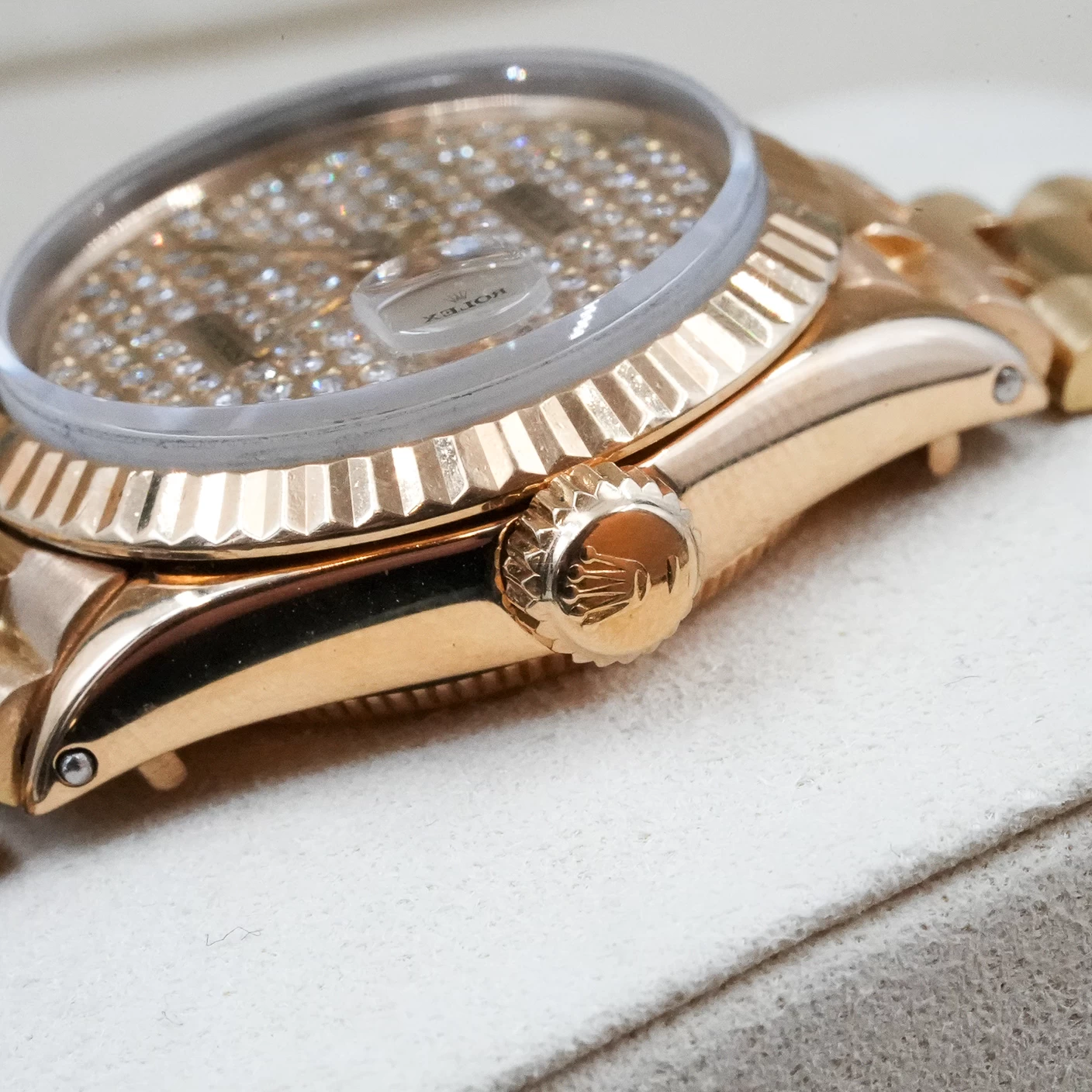 Rolex Lady-Datejust 26 in 18 ct Everose Gold with Diamond Paved Dial - Women's Watch
