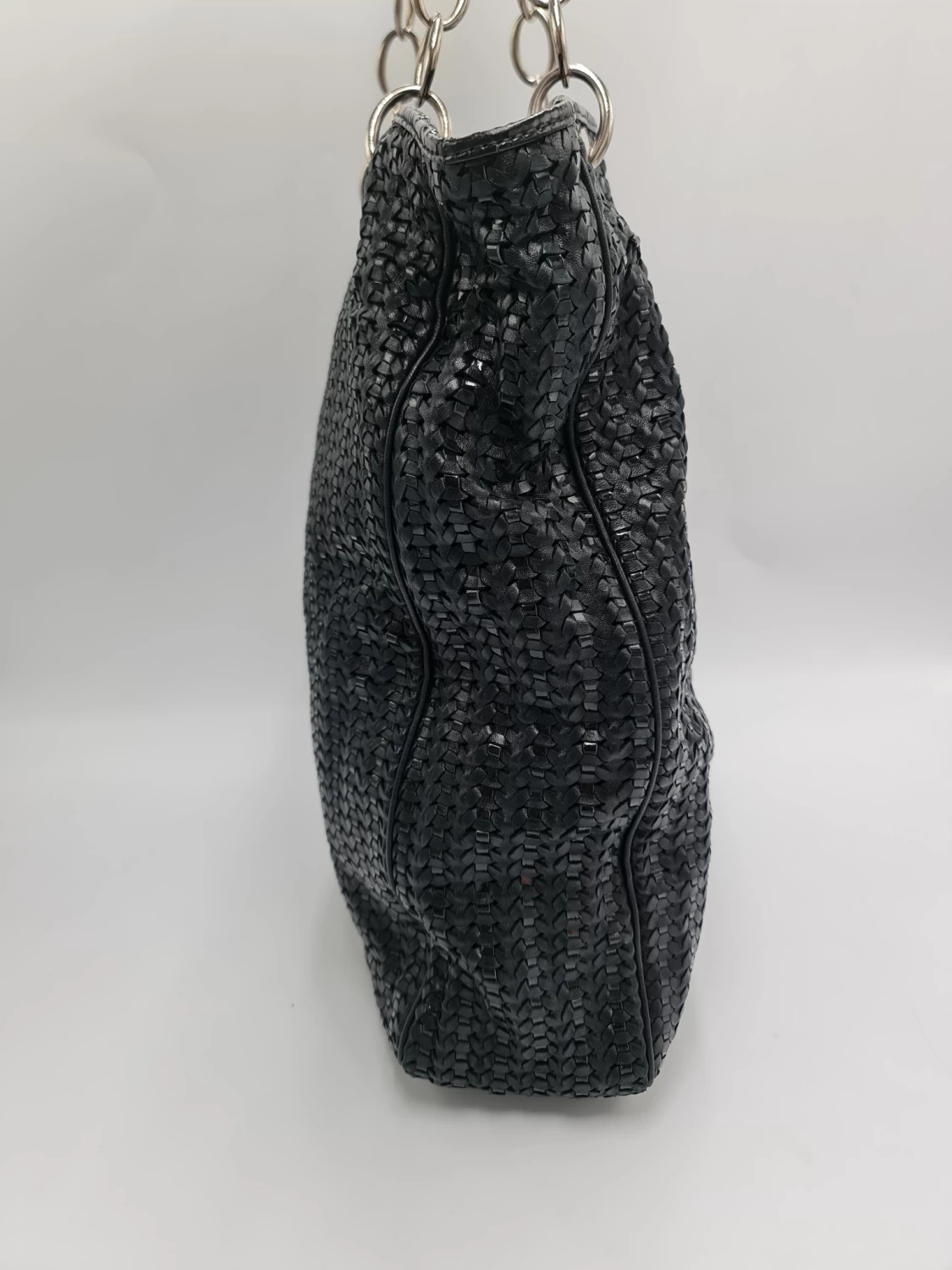     حقيبة تسوق ديور سوفت من الجلد المنسوج 