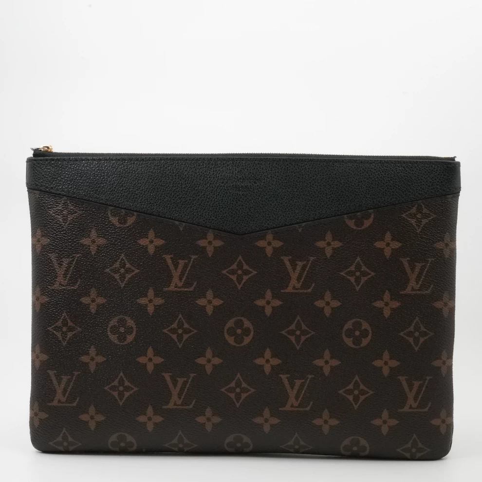     Louis Vuitton Pochette Voyage MM 