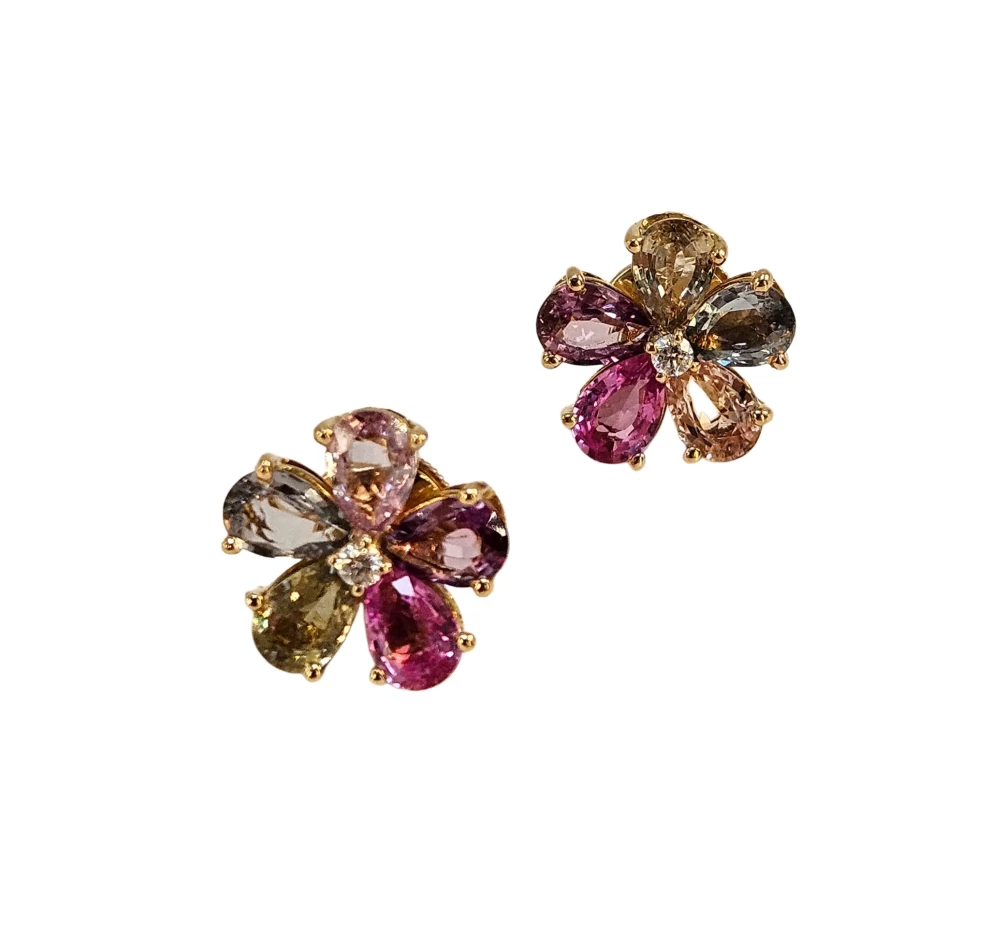     أقراط بولغاري من الذهب عيار 18 قيراطًا مرصعة بالألماس والياقوت متعدد الألوان 