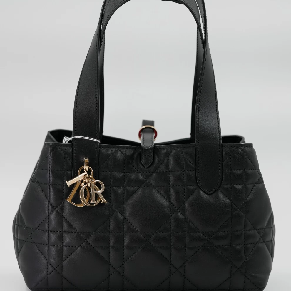     Dior balck bag 