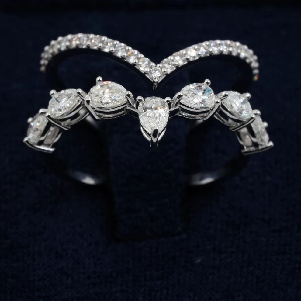     Women's Ring - diamond 