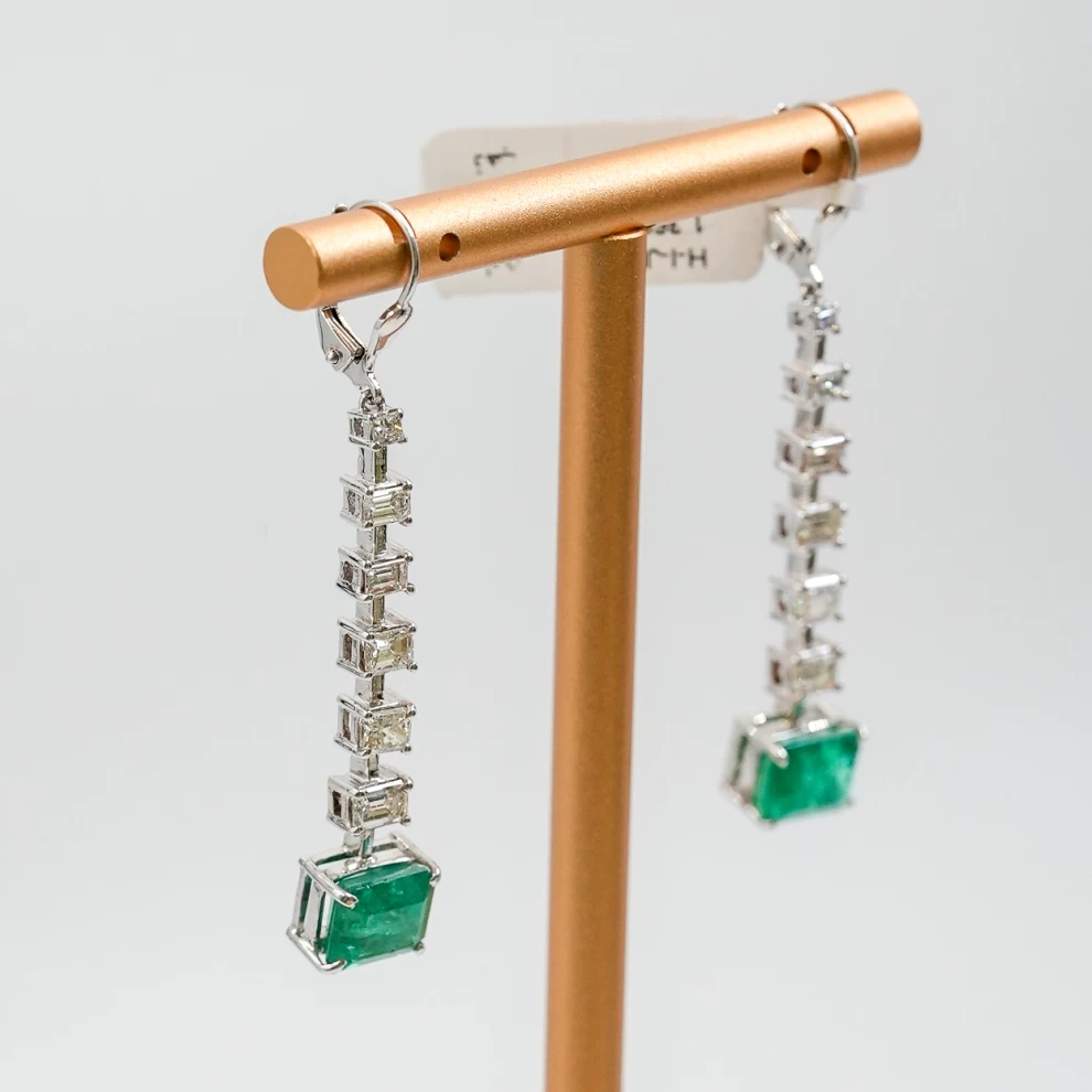     Emerald Earings 