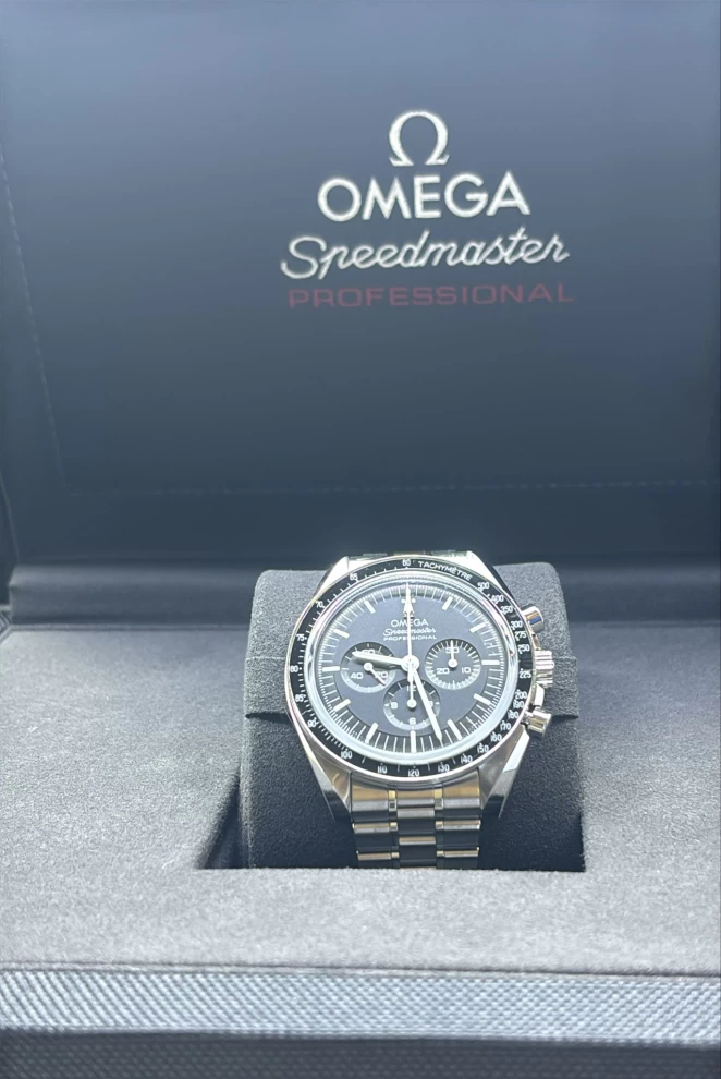     Omega Speedmaster 