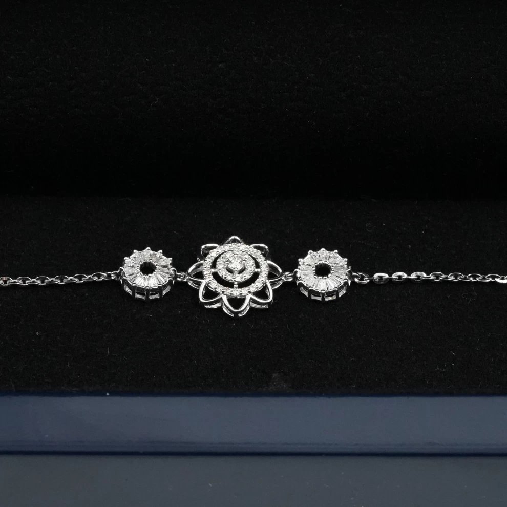     Diamond Bracelet For Women 