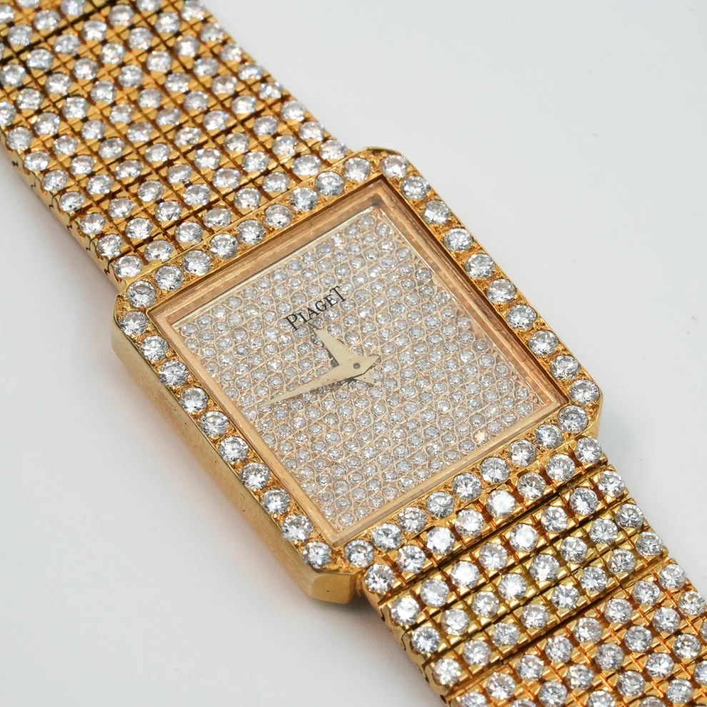     Piaget High Jewelry: Full Pave Diamond Masterpiece in Gold 