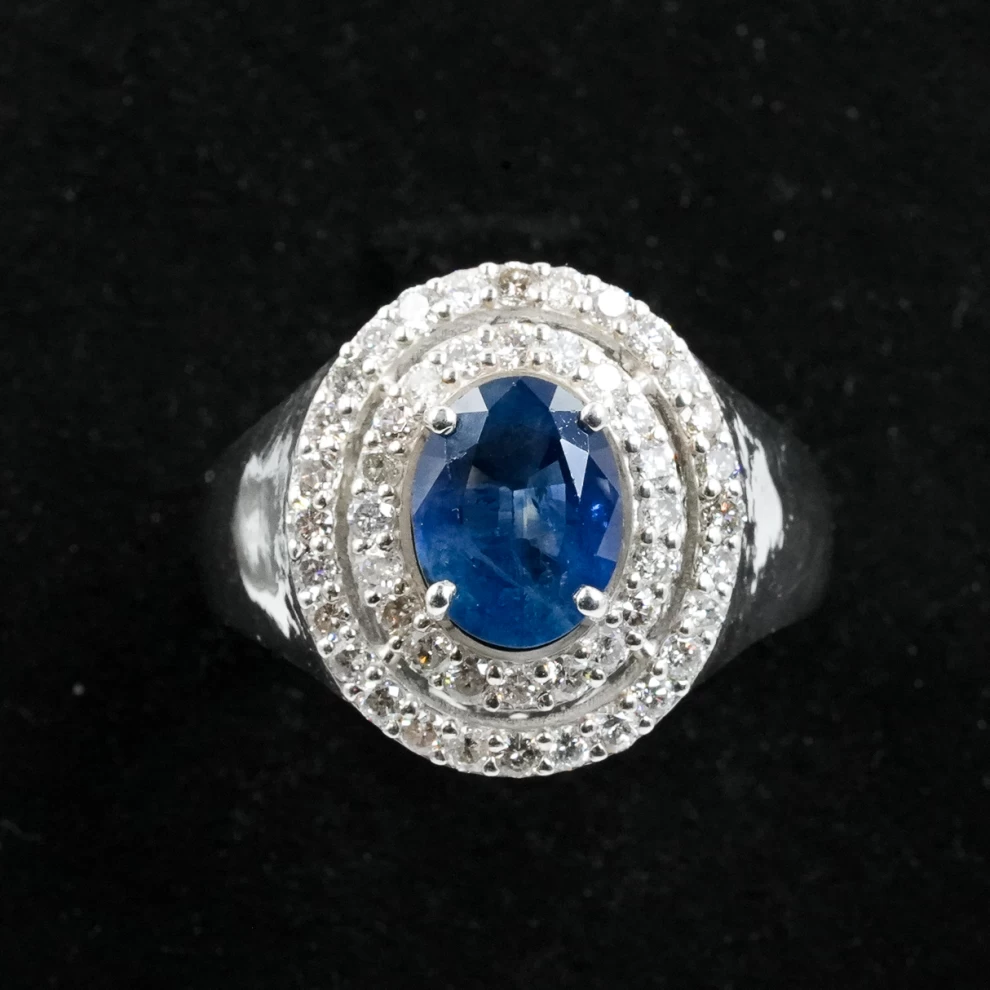 Women's Diamond Ring