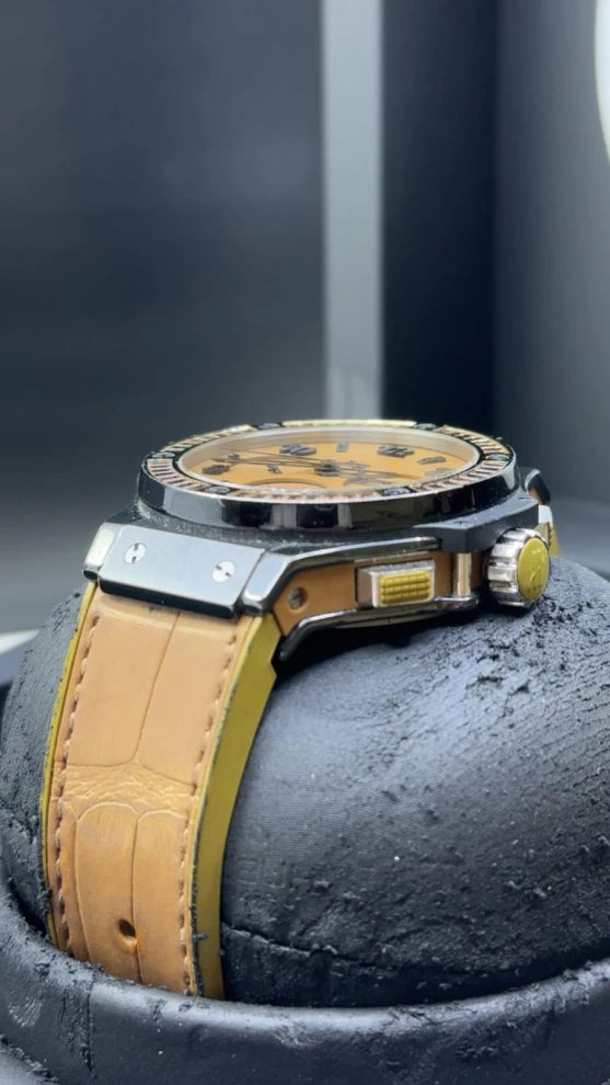     Hublot Big Bang Tutti Frutti - Men's Watch 