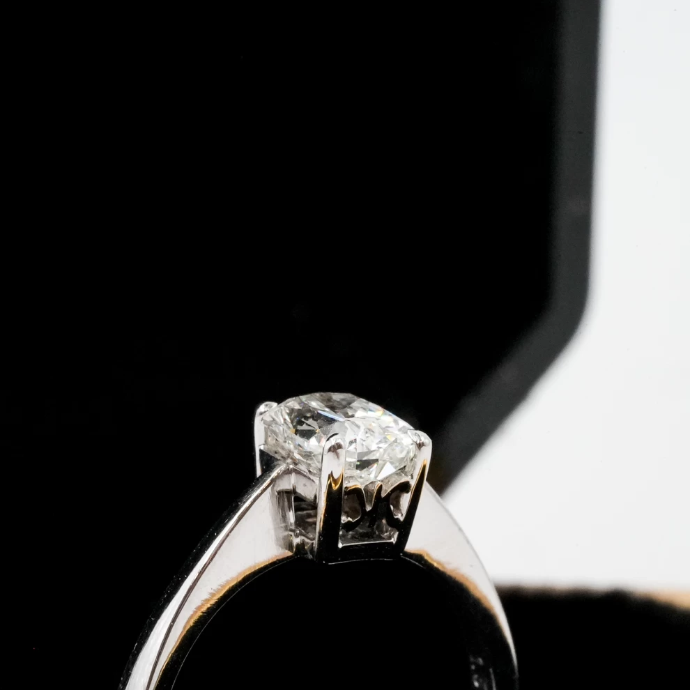     Diamond Ring 