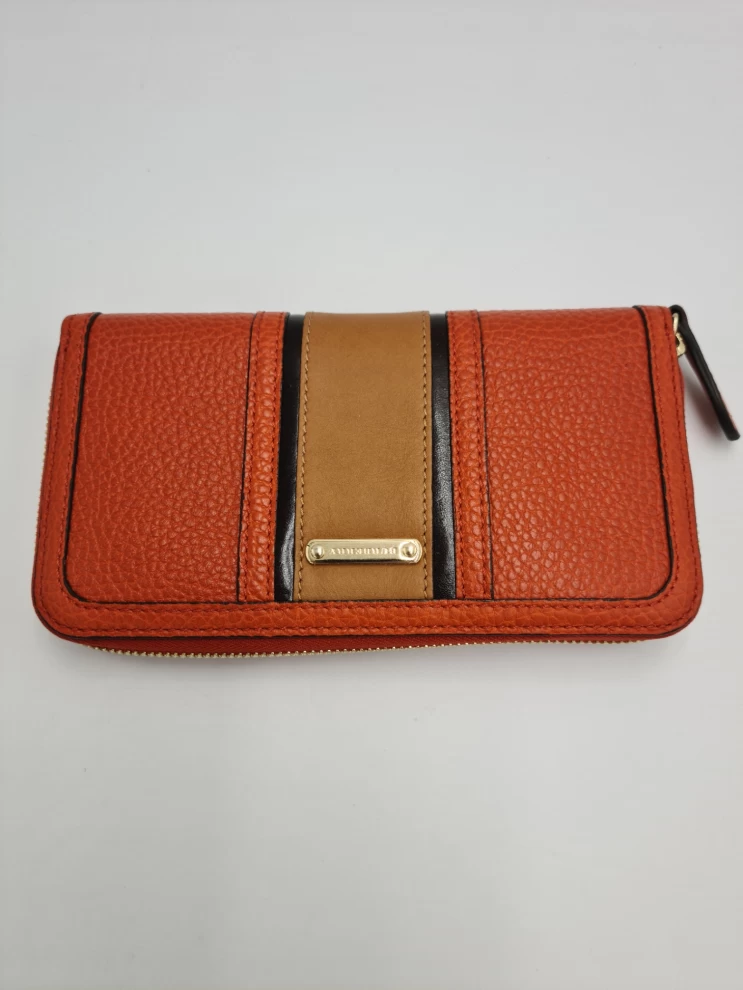     Burberry Long Wallet 