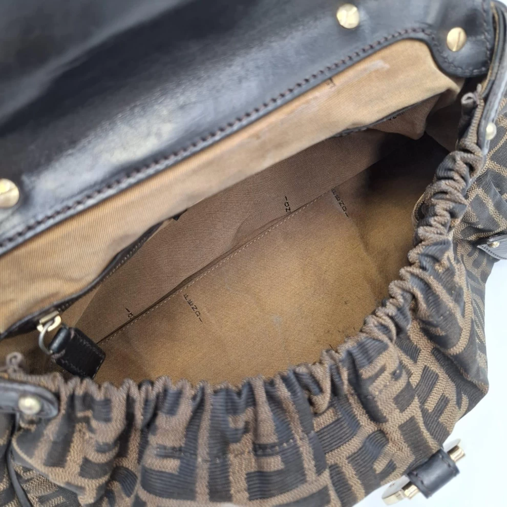     حقيبة يد فندي زوكا ماجيك الصغيرة 