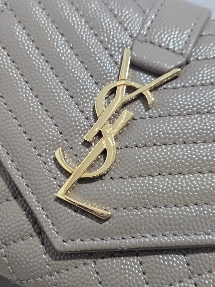     محفظة سان لوران الصغيرة باللون الرمادي 