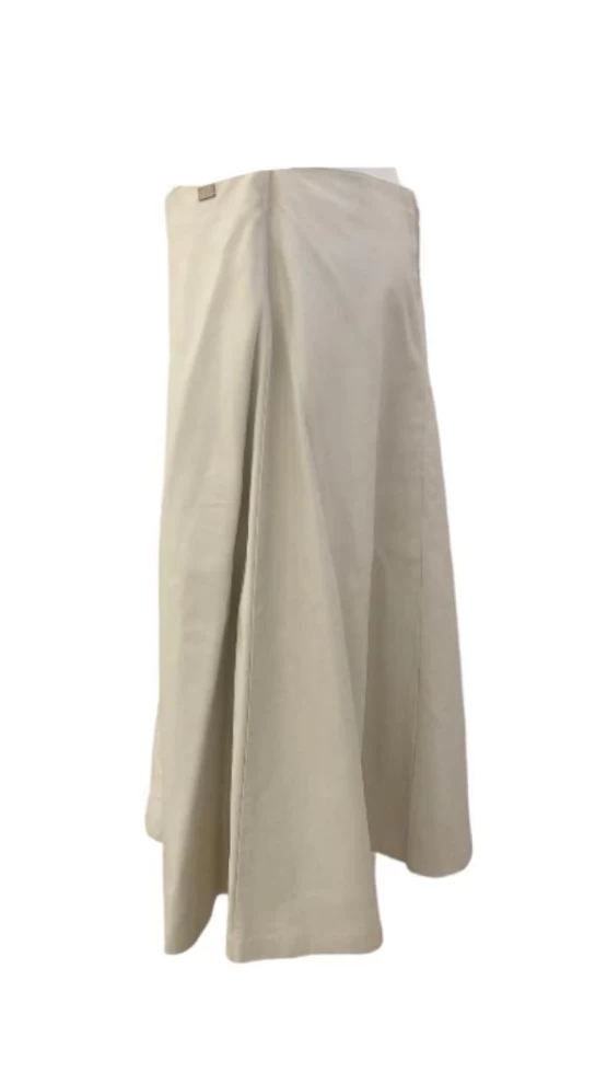     تنورة شانيل متوسطة الطول من الجلد باللون الأبيض العاجي 