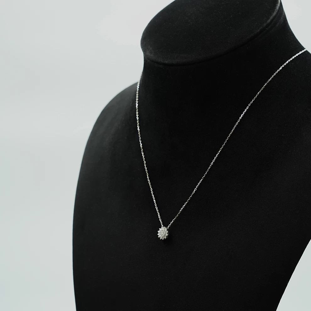     Diamond Pendant 