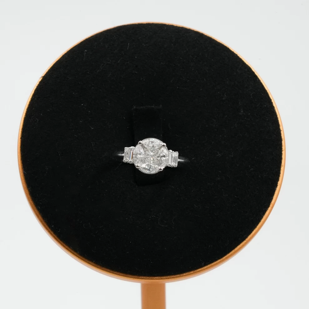     White Gold - Diamond Ring 
