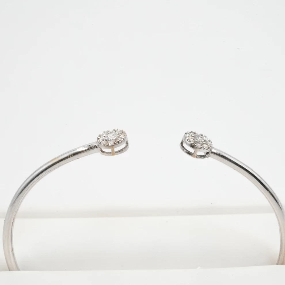     Diamond Bracelet 