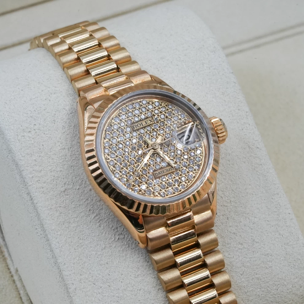     Rolex Lady-Datejust 26 in 18 ct Everose Gold with Diamond Paved Dial - Women's Watch 