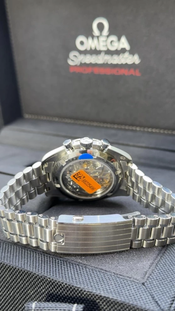     Omega Speedmaster 