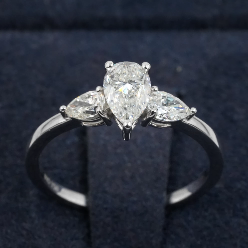     Women's Diamond Ring 