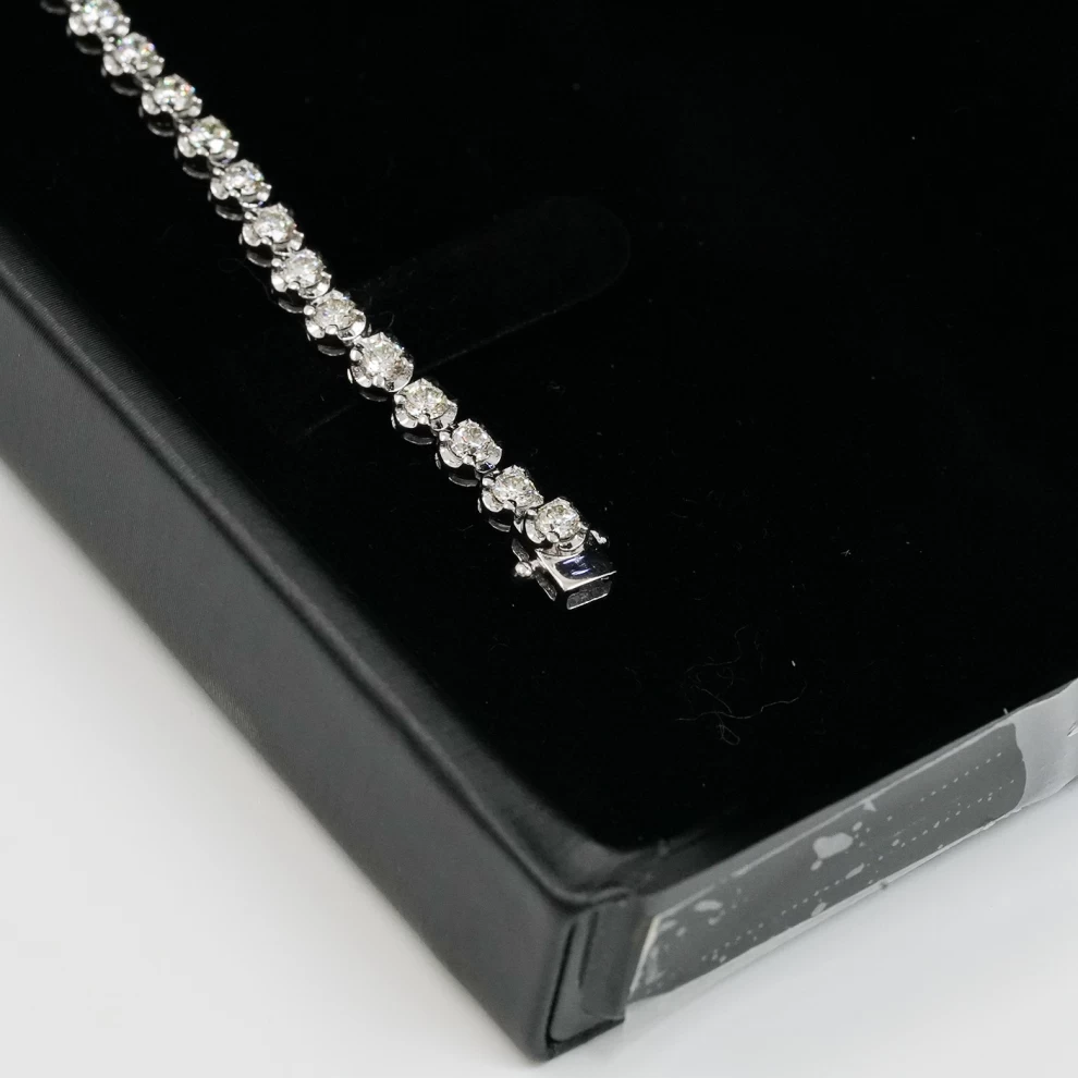     Diamond Bracelet 