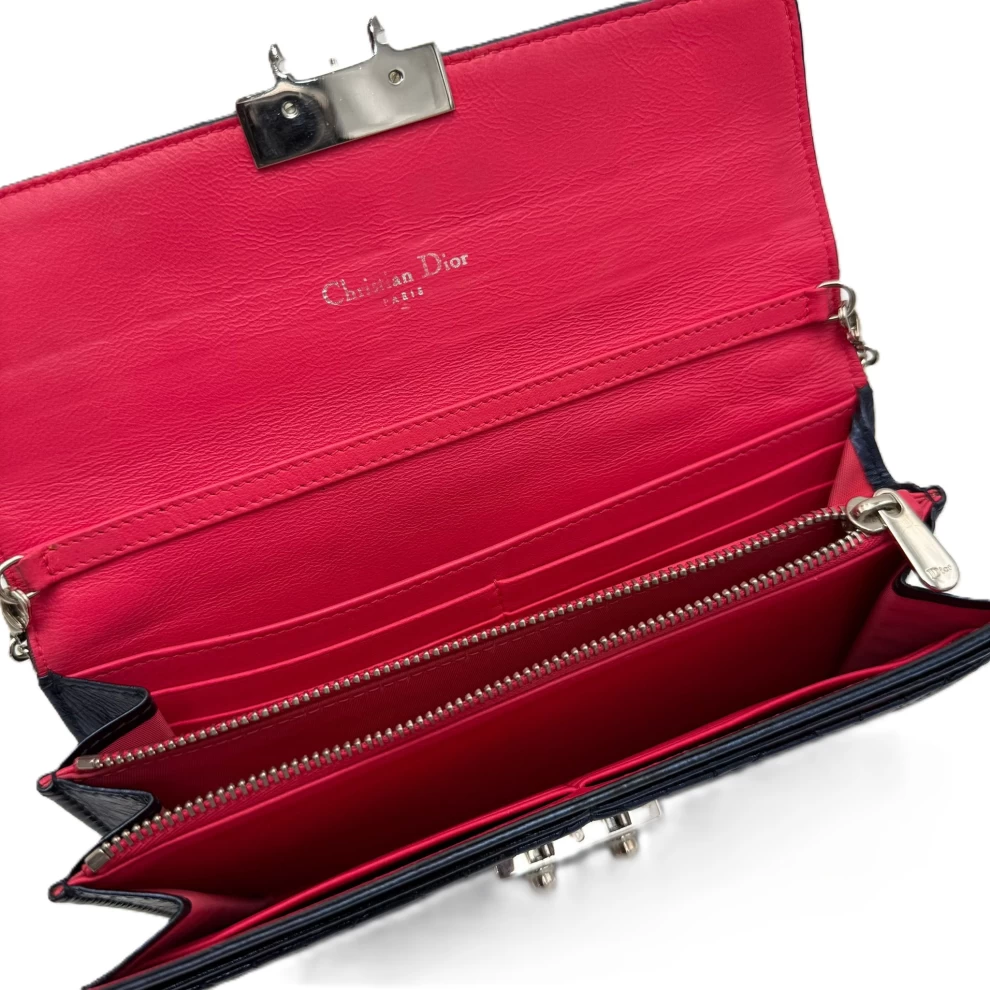     حقيبة ديور بروميناد من الجلد باللون الأزرق المعدني من ديور 