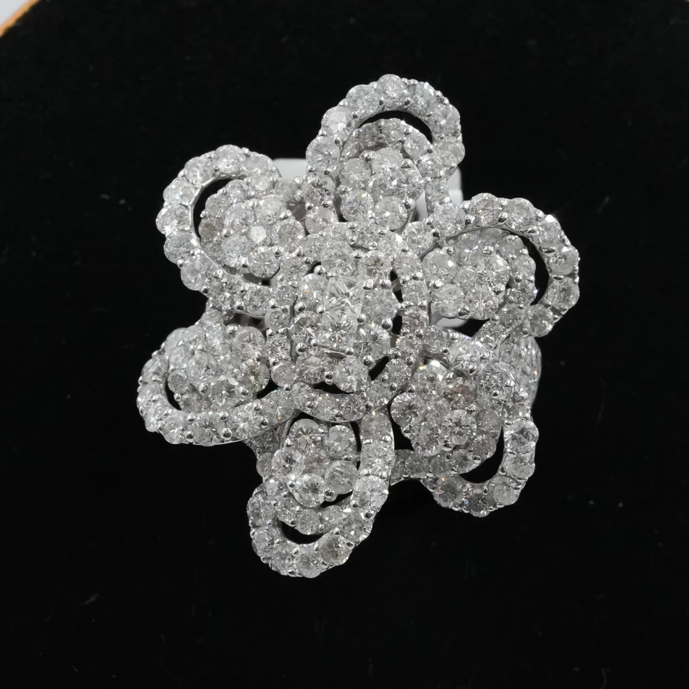     Diamond Ring 