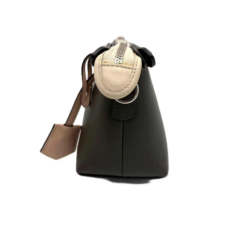     حقيبة كروس صغيرة رمادية ثلاثية الألوان من فندي باي ذا واي 