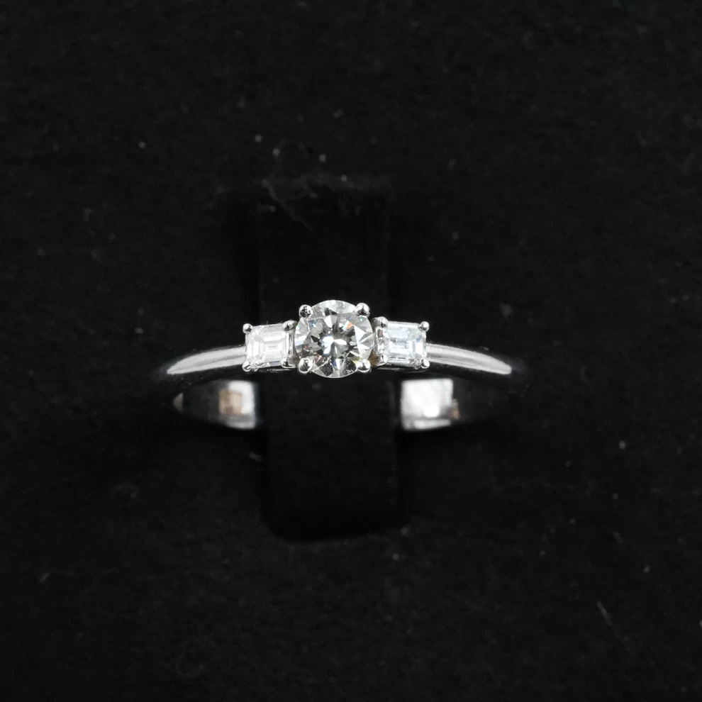 Diamond Ring - Women