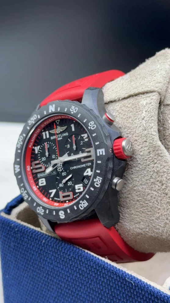     Breitling - Men's Watch 