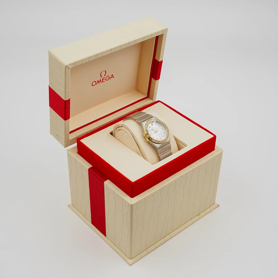     Omega Constellation 28mm - Diamond & Mother-of-Pearl 