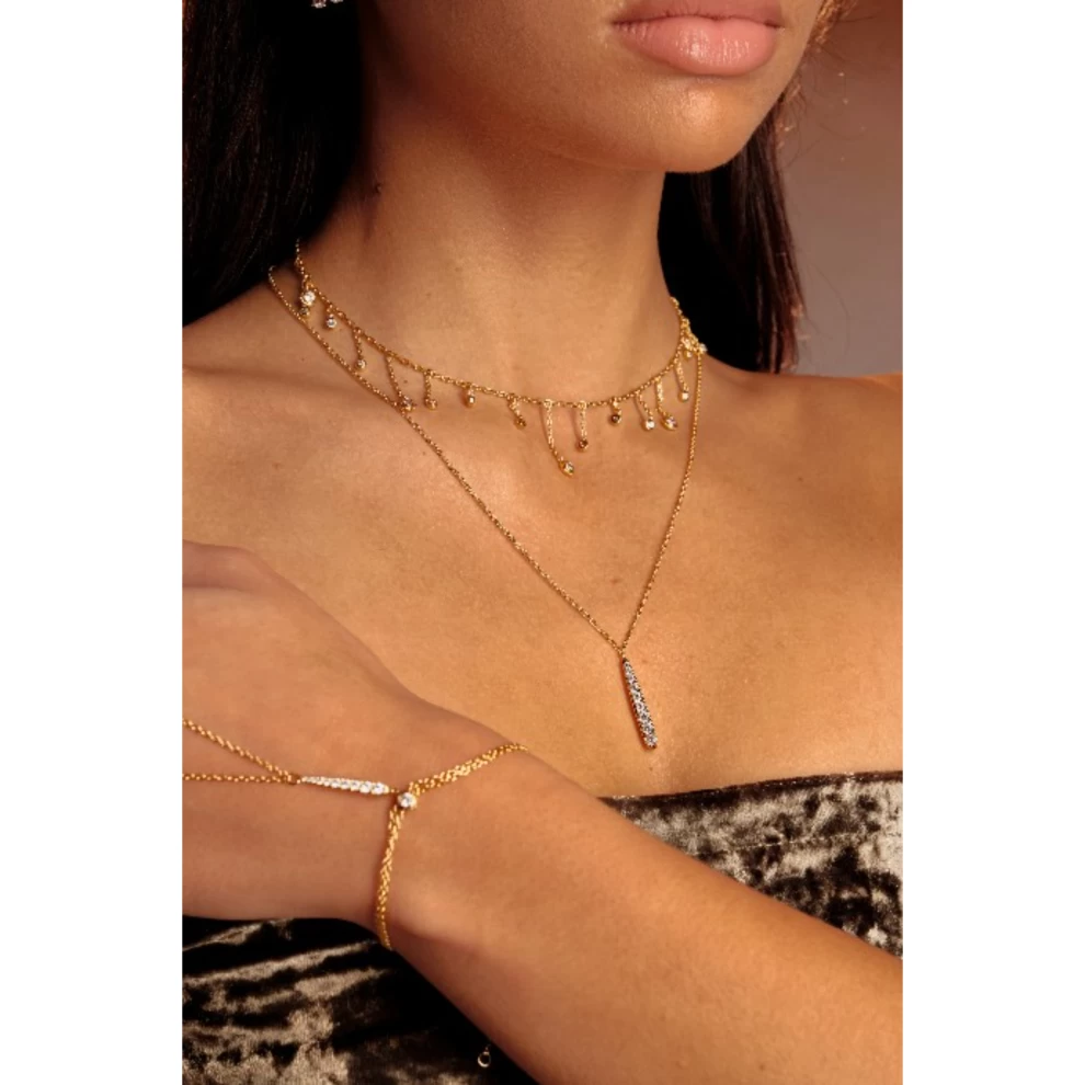     MEGDULA DROP PENDANT NECKLACE 