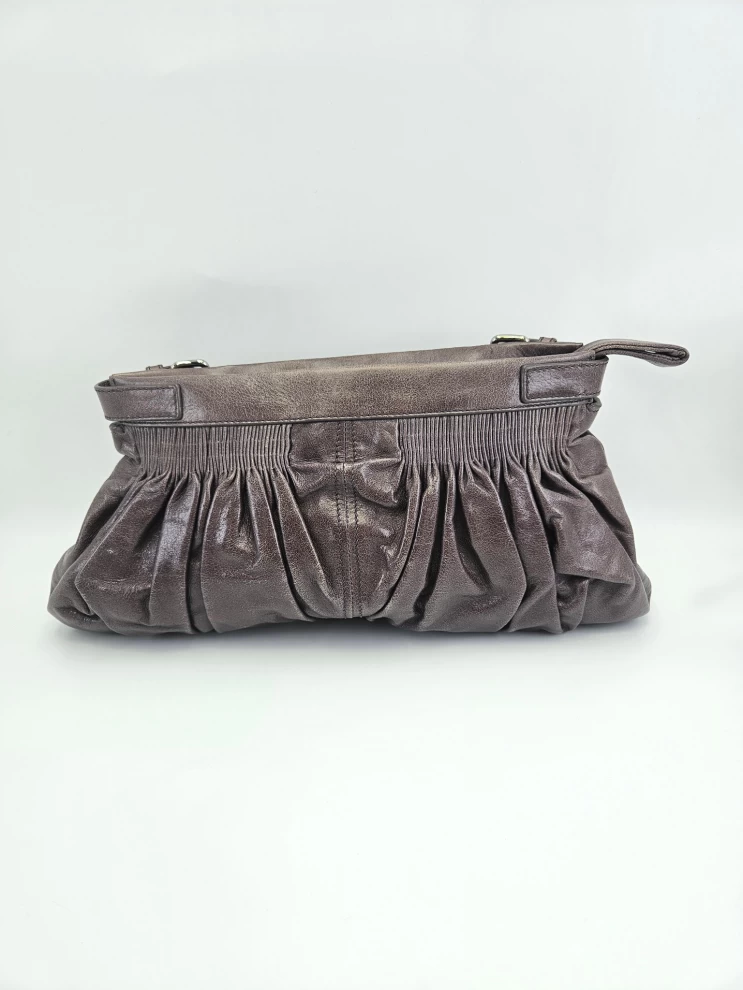     حقيبة كلاتش ميو ميو 