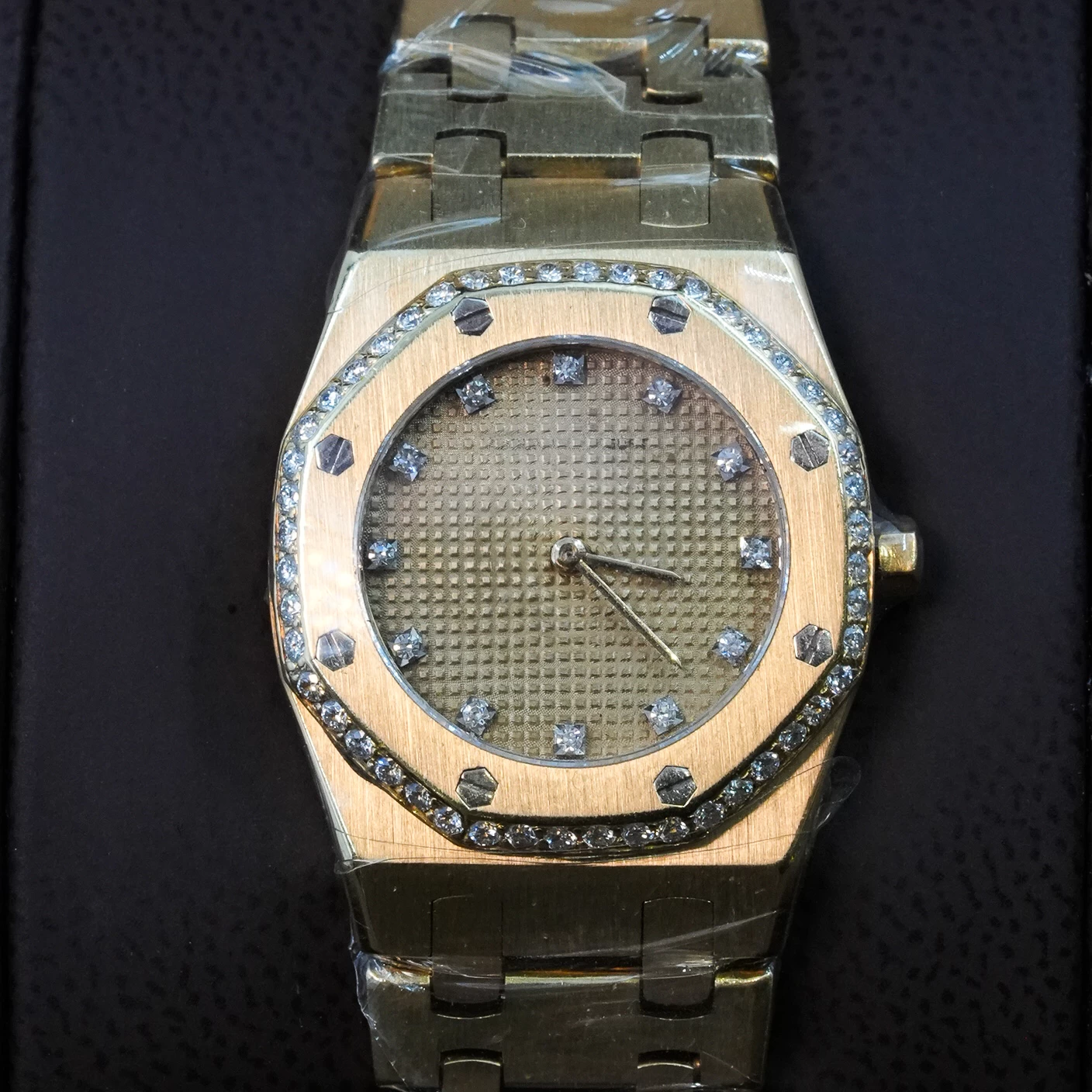     Audemars Piguet Royal Oak (Ladies/Mid-Size, Yellow Gold, Diamond Set) 