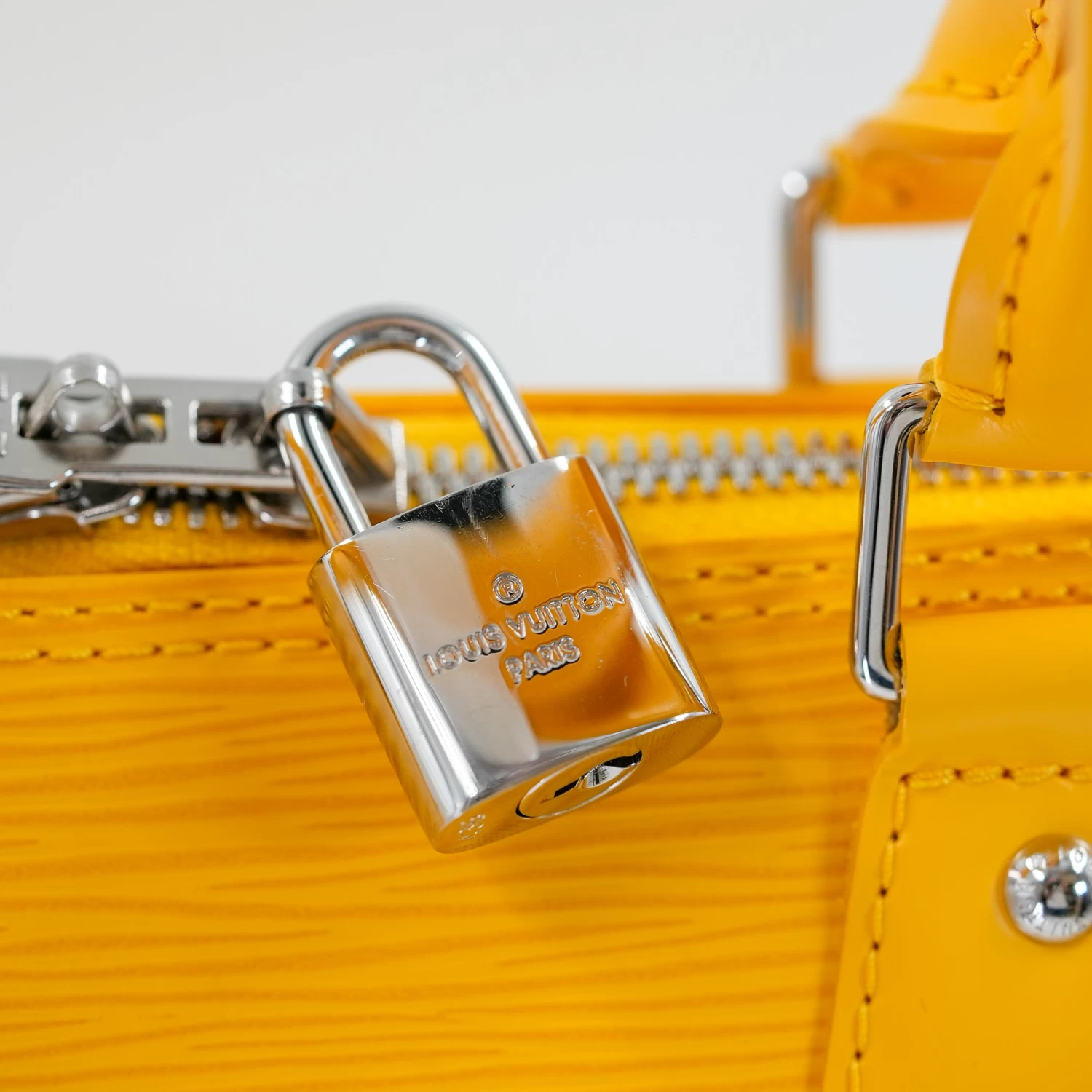 Louis Vuitton Alma bag - Yellow