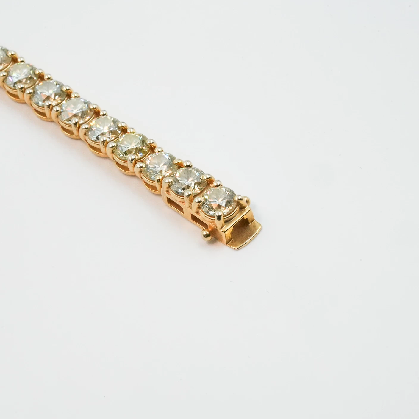    Yellow Gold Diamond Bracelet 