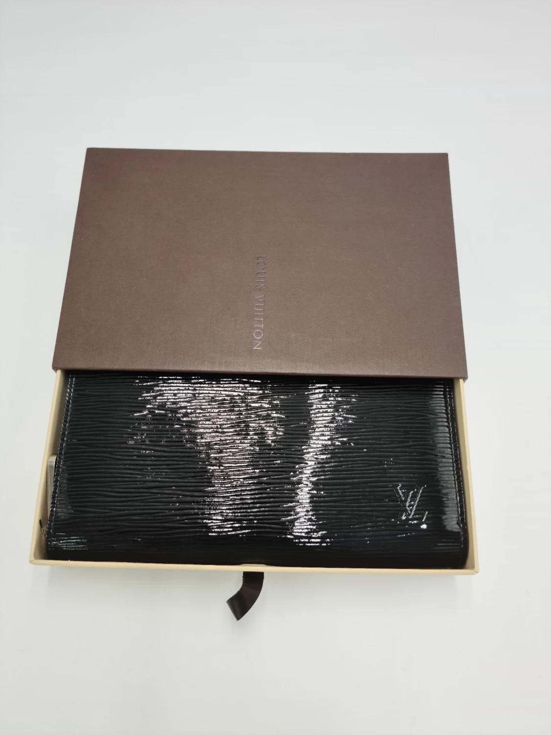     Louis Vuitton Epi Leather Zippy Continental Wallet 