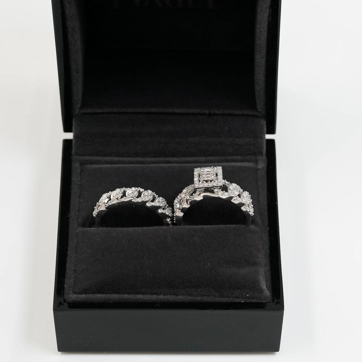 Ring Twins