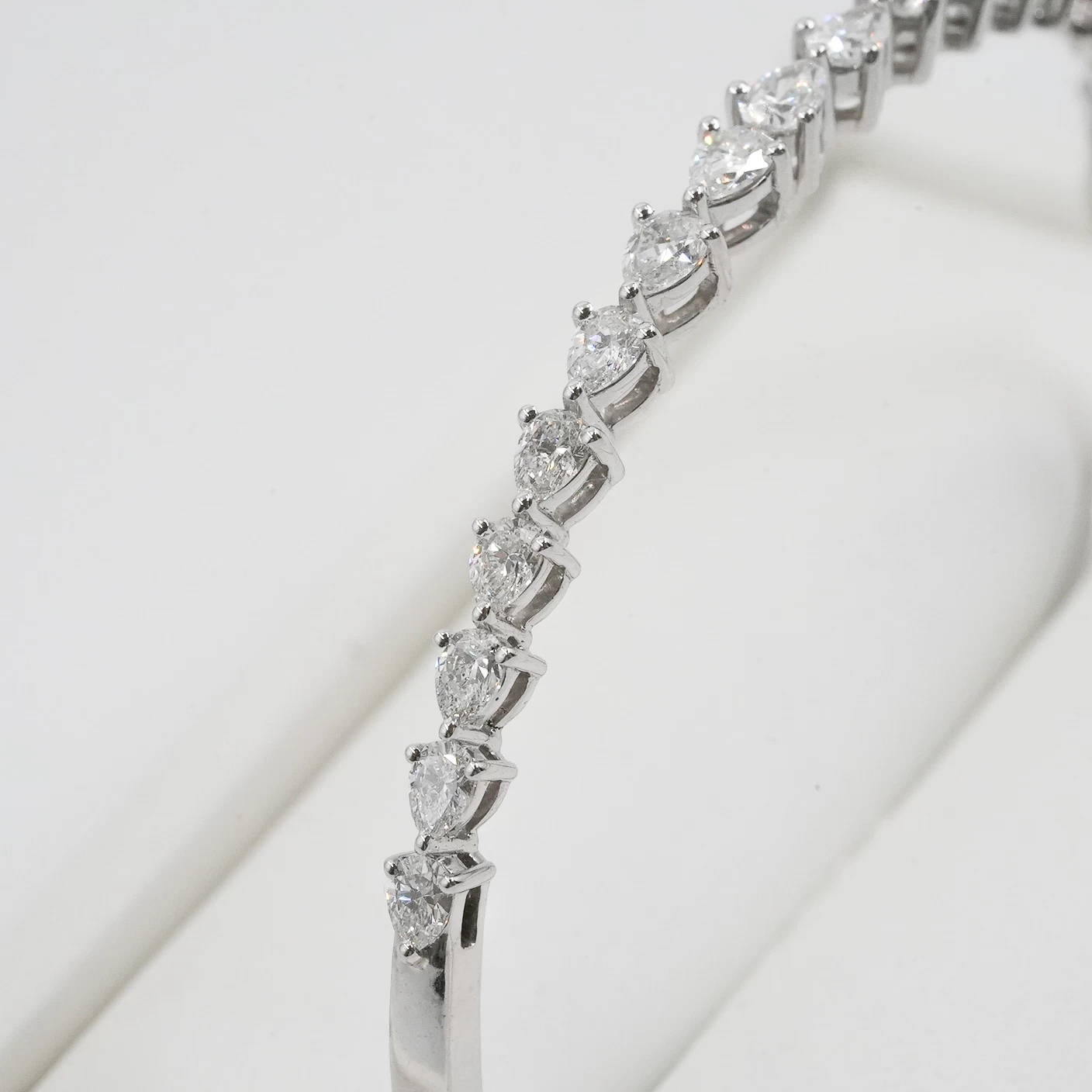    Diamond Bracelet 