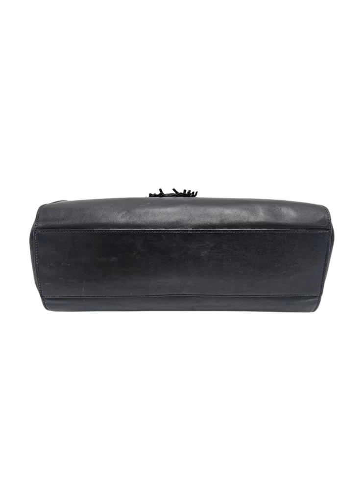     حقيبة كتف كبيرة من الجلد الأسود من جوتشي إميلي 