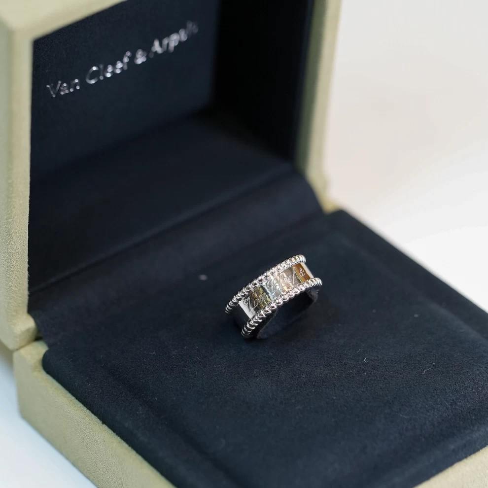     Van Cleef 