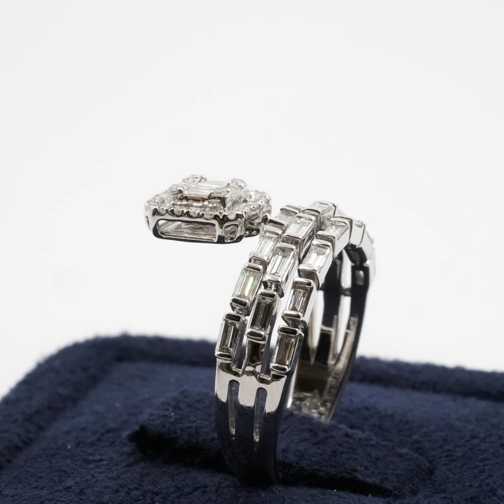     خاتم الماس للنساء 