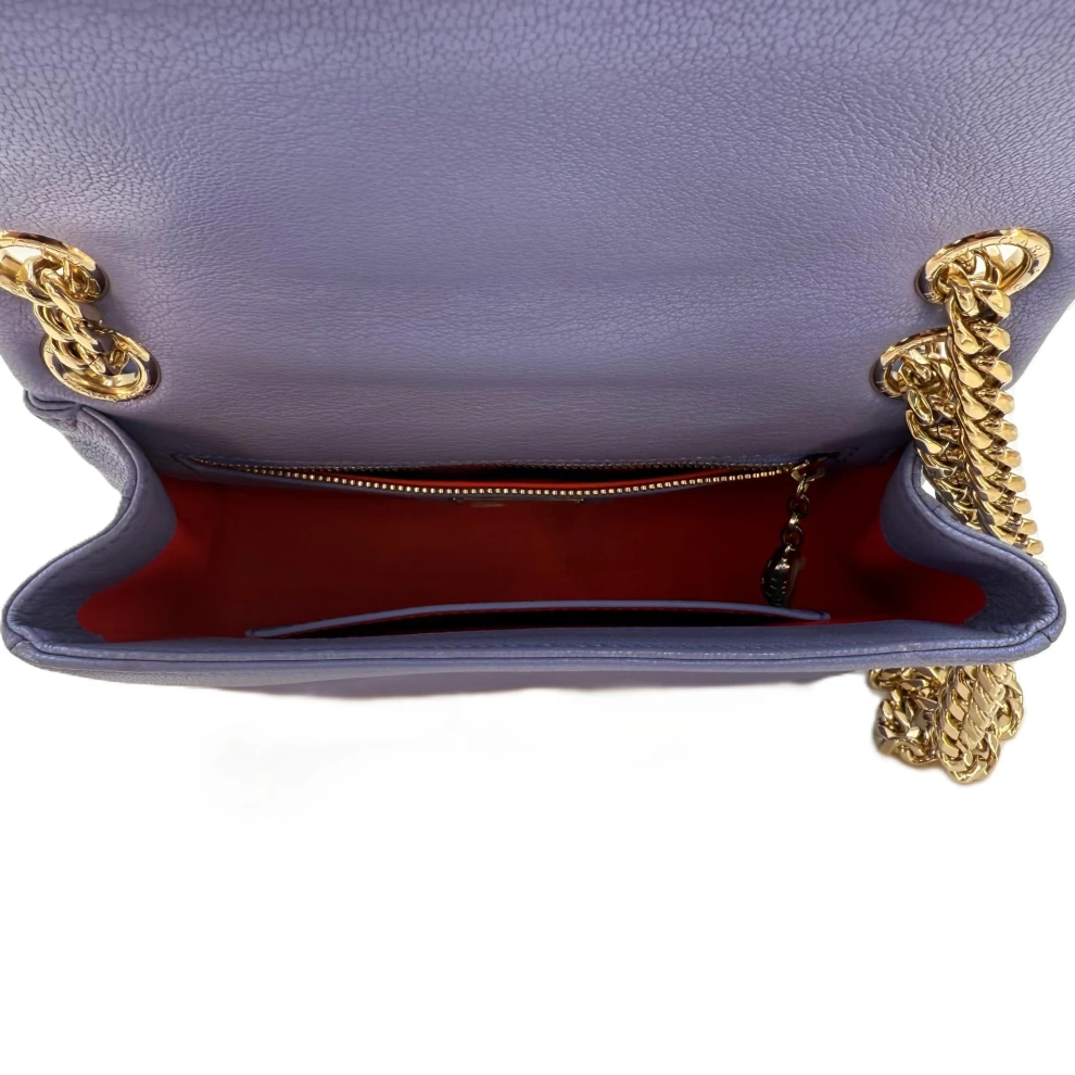     حقيبة كتف سيربنتي كابوشون متوسطة الحجم من بولغاري، مصنوعة من الجلد المبطن 