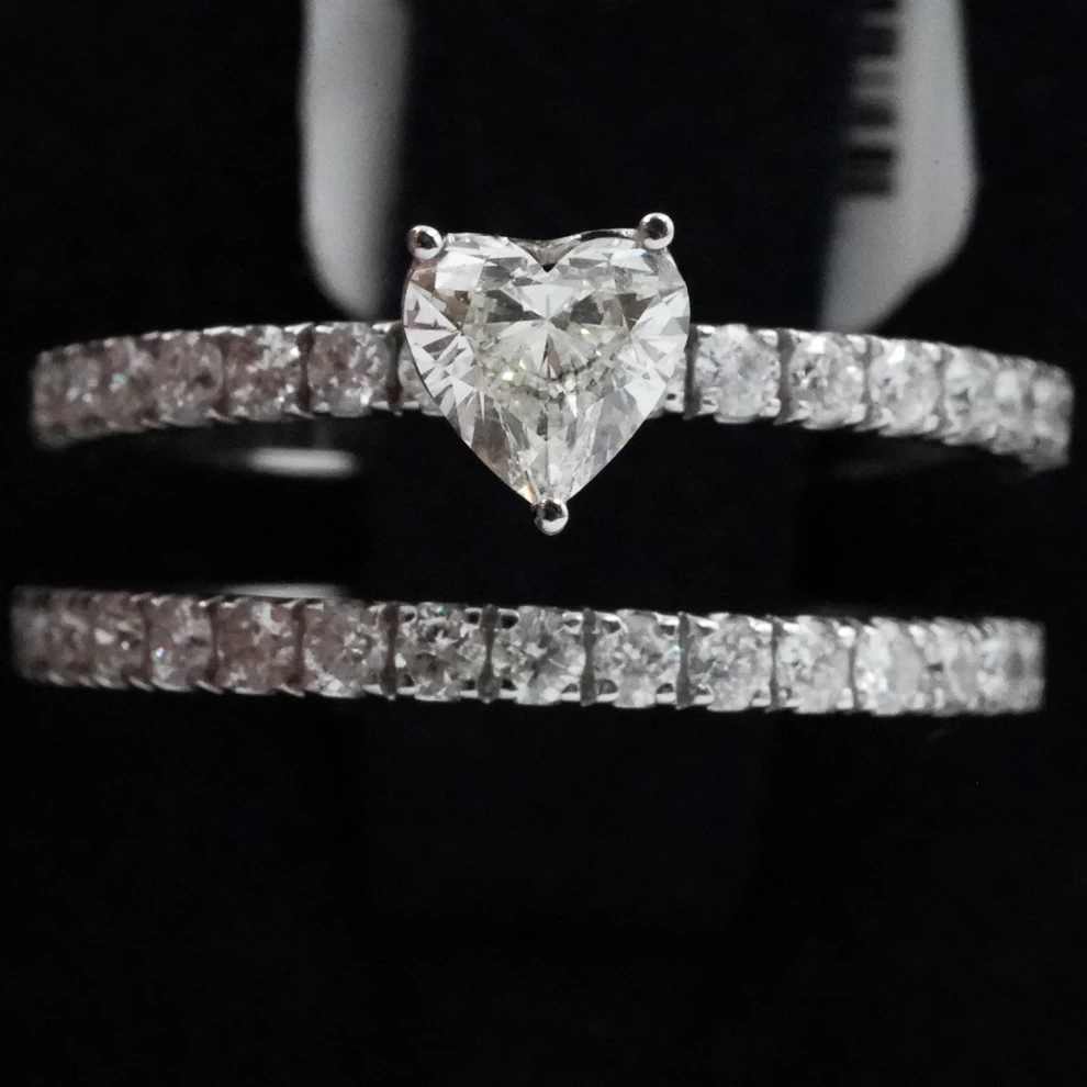     White Gold - Diamond Ring 