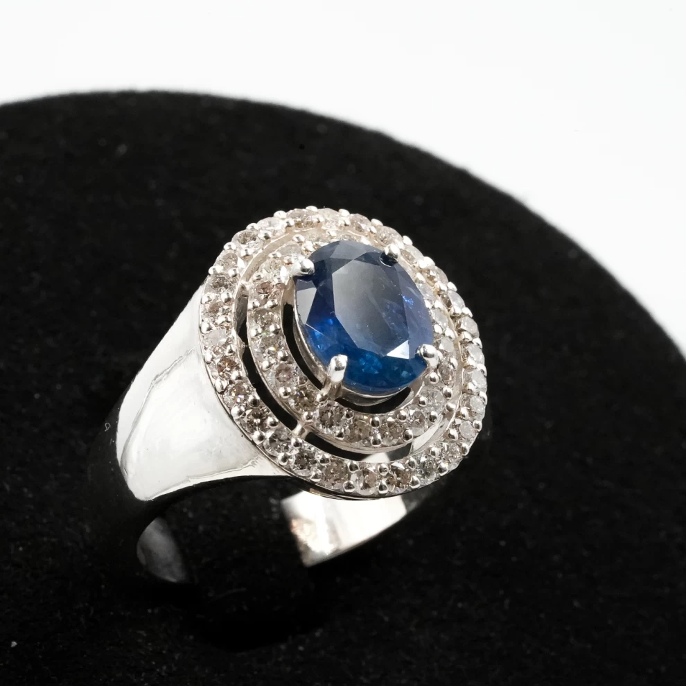 Women's Diamond Ring
